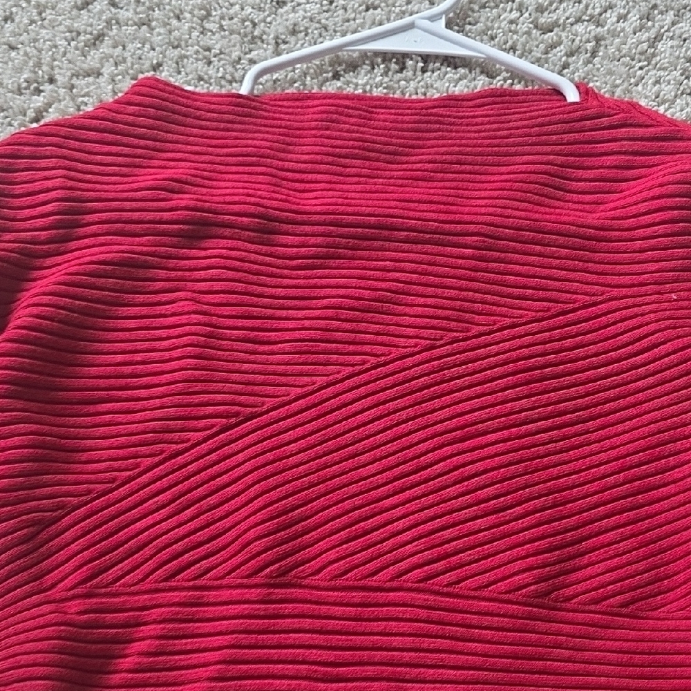 Chic Red Ribbed Women's Sweater - Picture 2 of 4